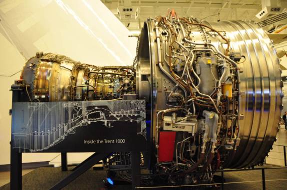 A poderosa e moderna turbina Rolls Royce, exposta na fábrica da Boeing, 30 km ao norte de Seattle, no estado de Washington, nos Estados Unidos